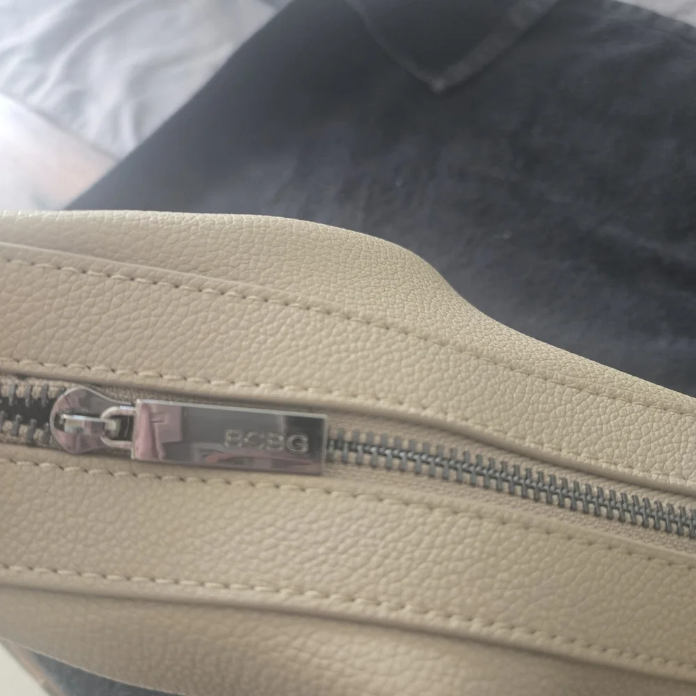 BCBG Faux Leather Beige Shoulder Bag EUC